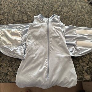 Halo SuperSoft Bamboo Swaddle TOG 2.0 Blue Baby Swaddle with Zipper. Newborn